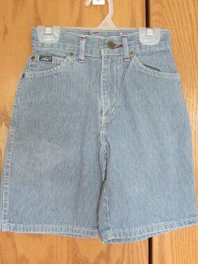 CHIC GIRLS SZ 8 JEANS SHORTS MED BLUE WHITE STRIPED DENIM JEANS VINTAGE USA MADE